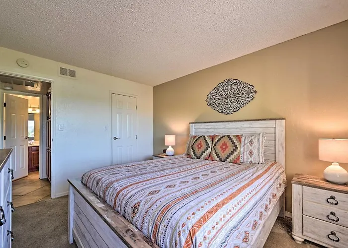South Sedona Condo With Pool Access - Walk To Shops!
