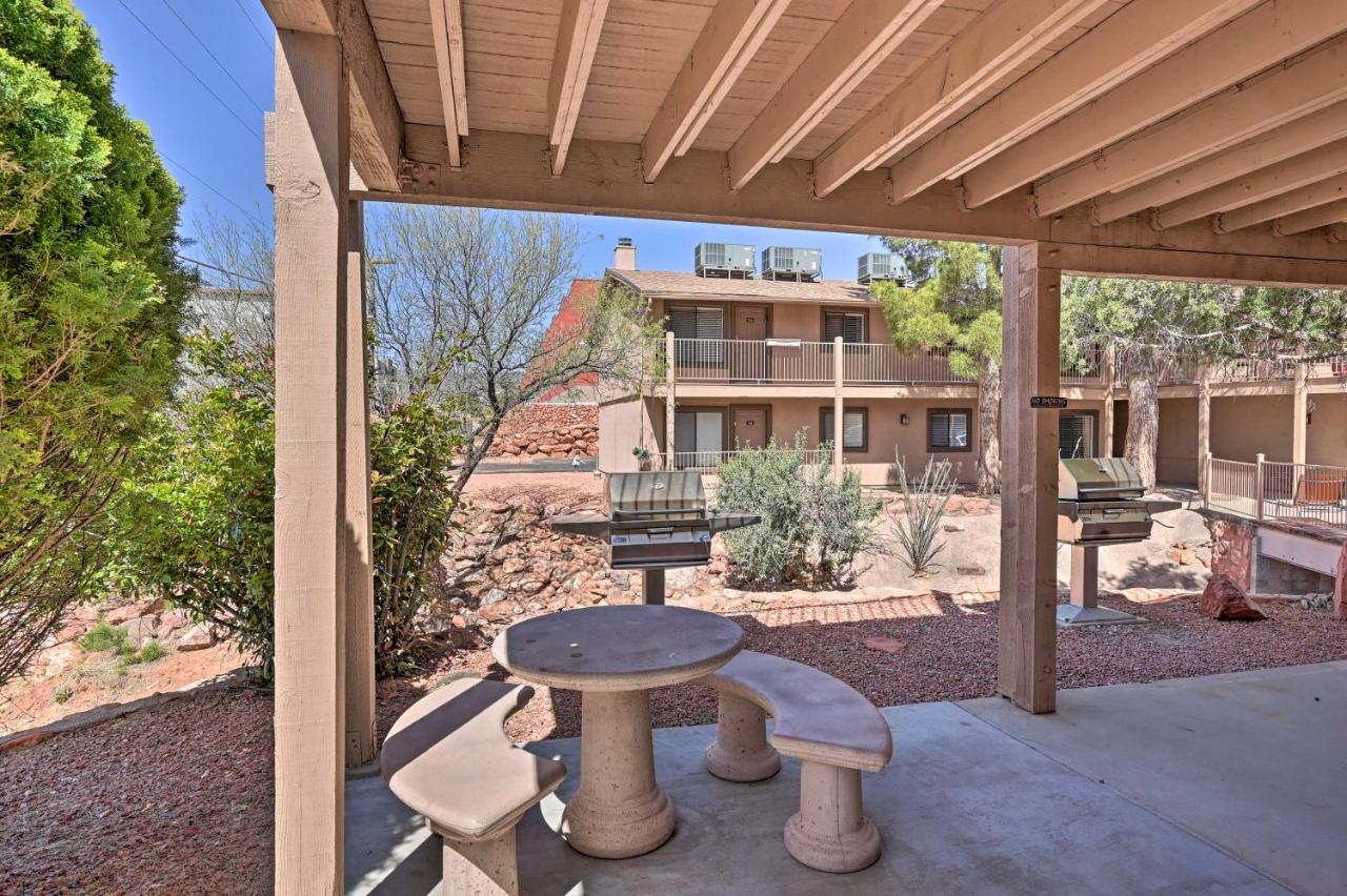 South With Pool Access - Walk To Shops! *