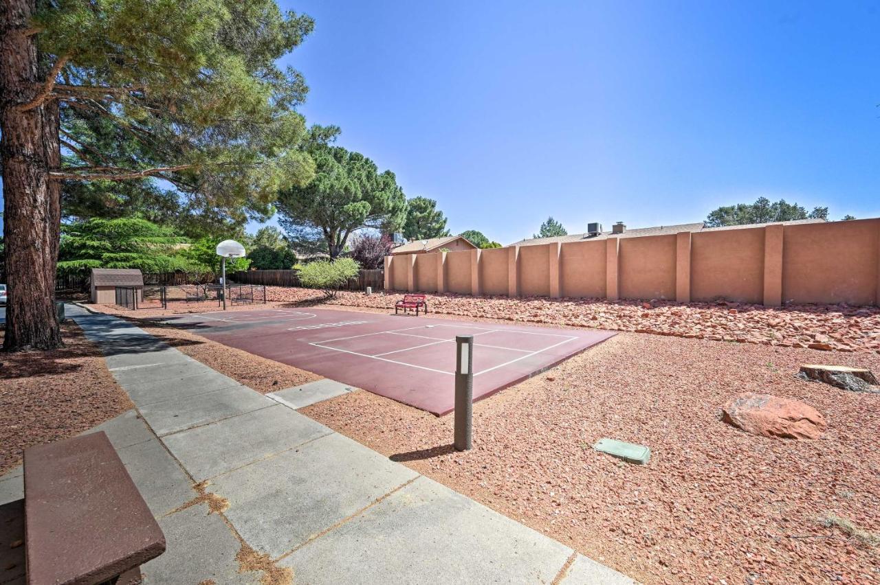 South With Pool Access - Walk To Shops! *